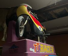 Vintage racer amusement ride