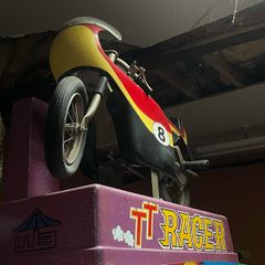 Vintage racer amusement ride