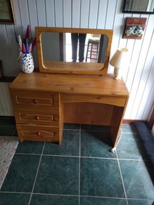 Dressing table