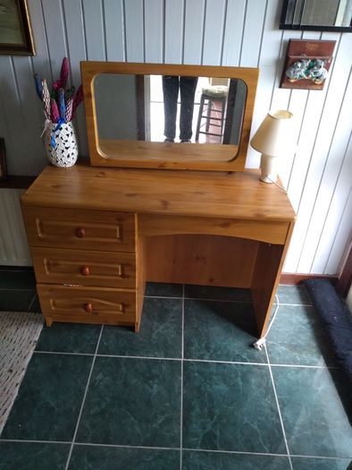 Dressing table