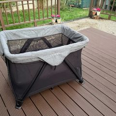 Nuna Sena Travel Cot & Playpen - Excellent Condition with Travel Bag