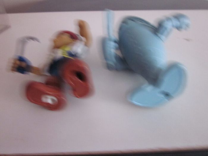 Jake and the Neverland Pirates Figures Jake and Shark
