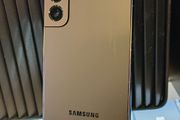 Samsung Galaxy S22 128GB Dual Sim Unlocked Black Smartphone (Screen Has Burn-in)