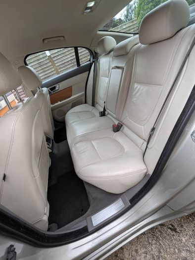 2014 Jaguar Xf