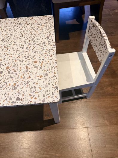 Kids table and chair