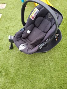 Sirona Z i-Size Car Seat Base and Car seat with isofix