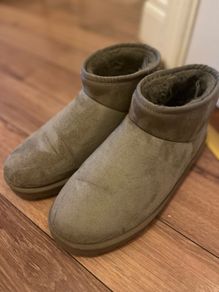 UGGS Primark size 41