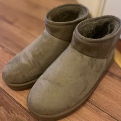 UGGS Primark size 41