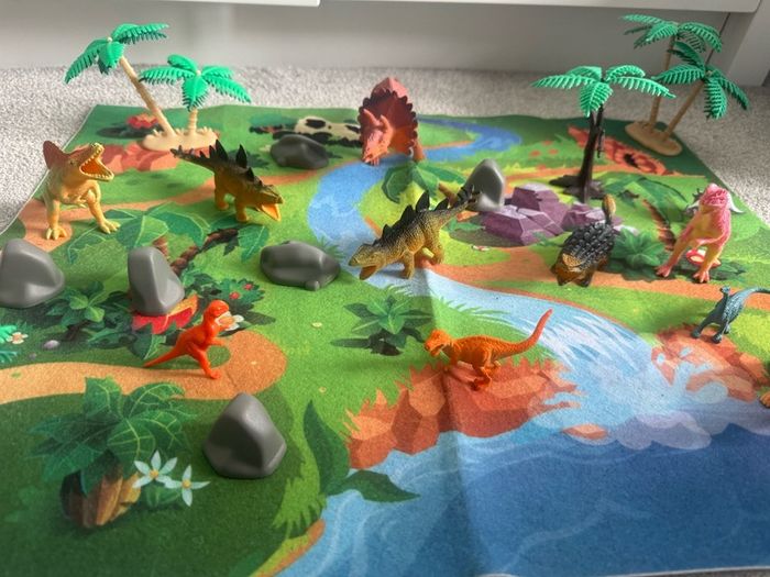Dinosaur playset - free postage