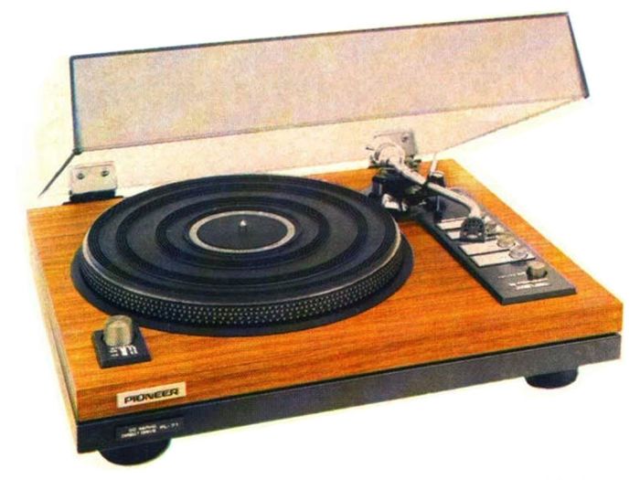 Pioneer's Holy Grail Deck legendary flagship PL-71 Turntable regarded as the very best this is 100% original and in stunning condition
