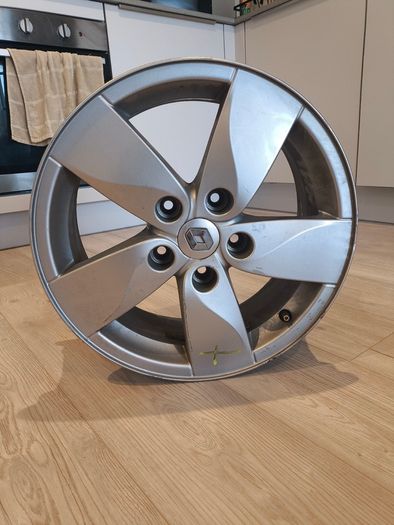 Genuine 16 inches Renault Fluence Alloy Wheel (6.5J x 16 ET47) - single wheel - Used - As-Is