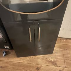 undersink cabinet