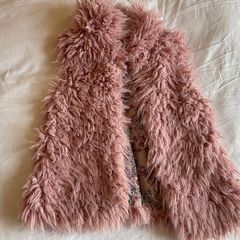 Girls gorgeous pink fur gilet from Zara 5 6