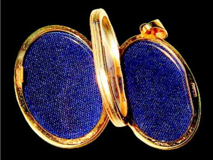 Vintage 9ct Gold Treble Section Locket