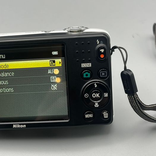 Nikon Coolpix L25 10.1MP Digital Camera White