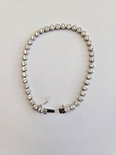 Brand New 925 Hallmarked Silver Tennis Bracelet