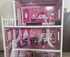Large Dolls House