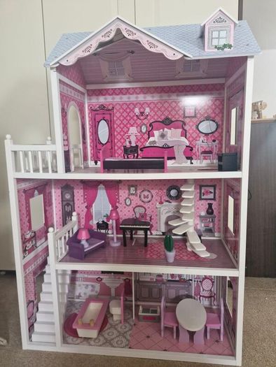 Large Dolls House