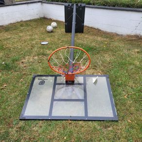 Basketball hoop
