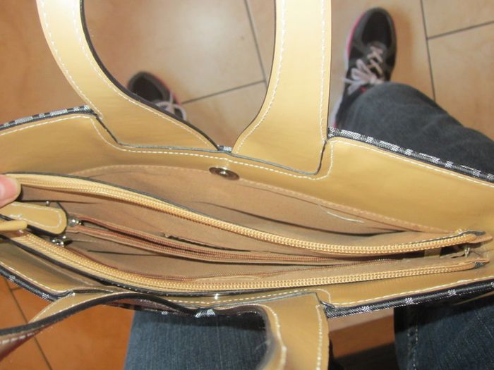 Ladies hand bag