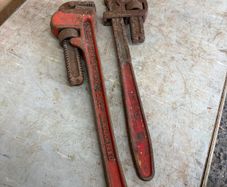 pipe wrench