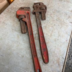 pipe wrench