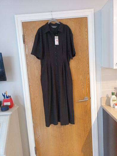 Primark  Black  Dress.   S.14- 16.  B.N.W.T.