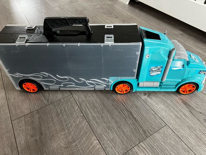 Hot wheels truck