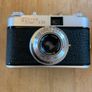 2 vintage 1950s cameras sold as one lot. Image 2