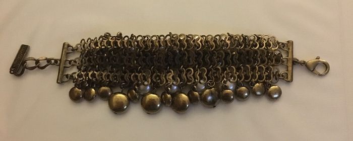 Knight and Day bracelet in very good condition FREE STANDARD POSTAGE INCLUDED