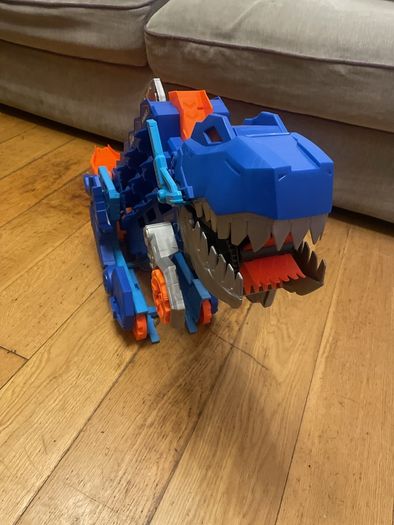 Hot Wheels City Let's Race Ultimate T-Rex Transporter Playset
