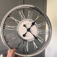 Wall clock