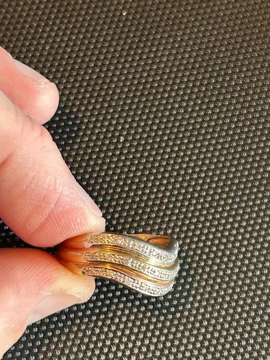 Ladies 9ct Gold Diamond Ring yellow white and rose gold top
