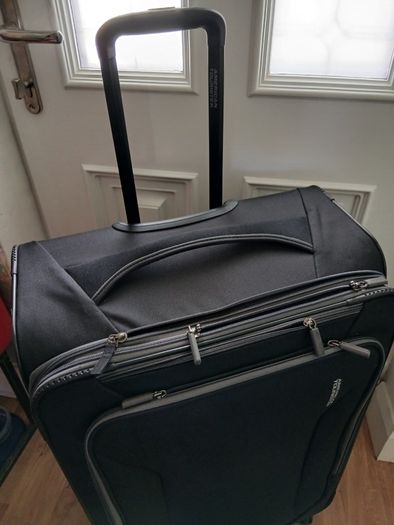 SUITCASE  American Tourister Medium