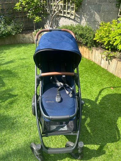 Uppa Baby Vista V2 Toddler/Newborn Bundle