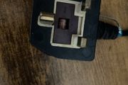 3-pin plug to IEC C7 power cable