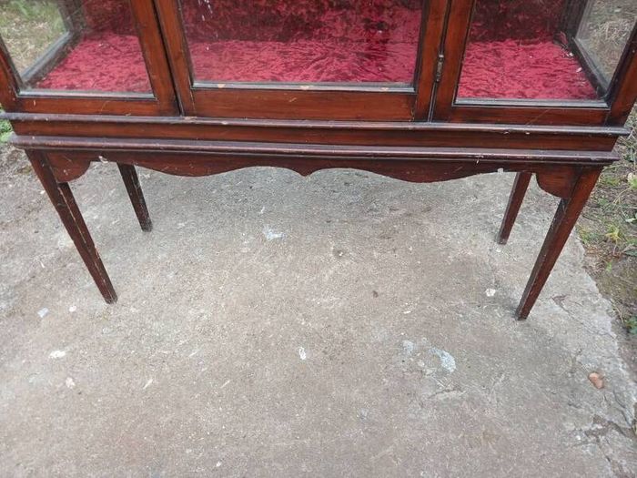 Vintage Display Cabinet / Vitrine