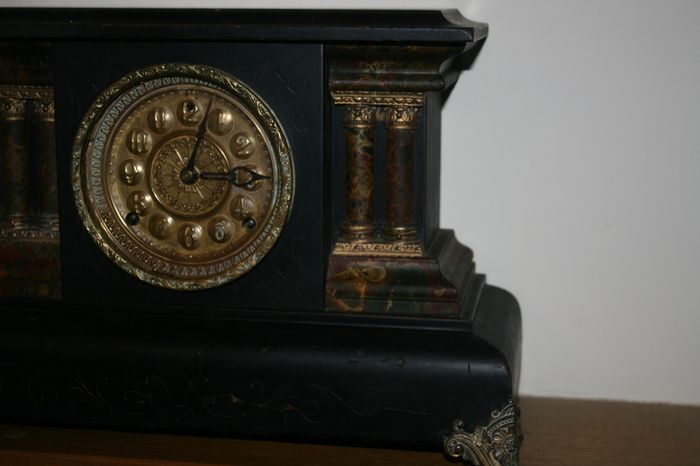 Vintage Clock (in working order )