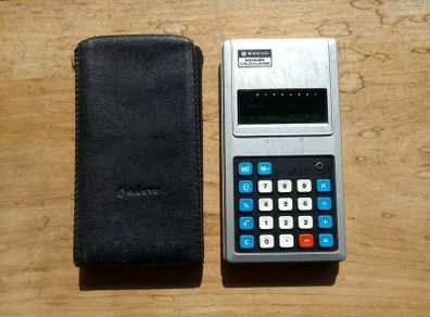 Vintage '80s  Sanyo CX-8131 "Memory Electronic Calculator"