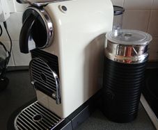 Nespresso Citiz capsule coffee machine & Milk frother