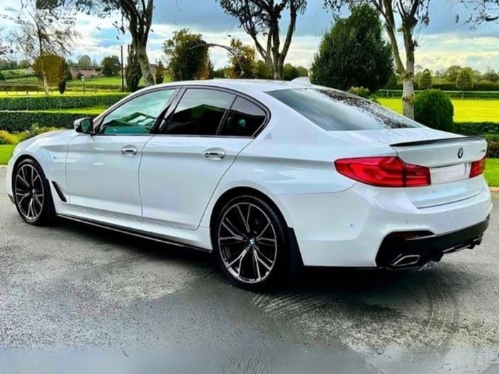 For Bmw G30 G31 5 Series Full Body Kit Gloss Black Front Lip Diffuser Spoiler M Sport 2017- 2021