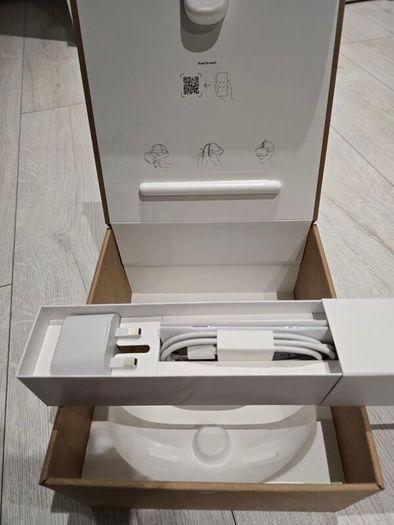 VR Meta Quest 3 512GB - New Condition, Comes with Case + Head strap + Accessories