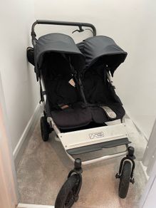 Mountain buggy duet with newborn carry cot and buggy board, complete set for 3 children