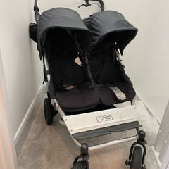 Mountain buggy duet with newborn carry cot and buggy board, complete set for 3 children