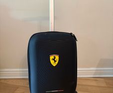 Ferrari 3 wheels Kids scooter with detachable bag
