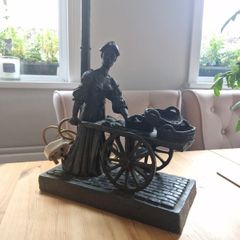 Jeanne Rynhart Molly Malone table lamp