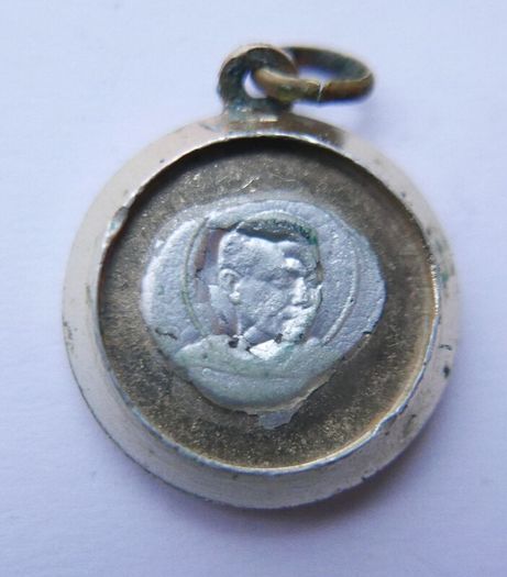 RELIC Catholic Saint Medal Reliquia