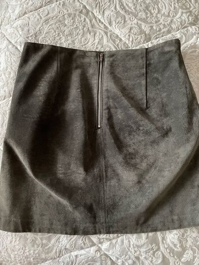 Zara  suede skirt with details size S