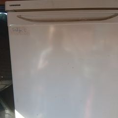 liebherr under counter fridge