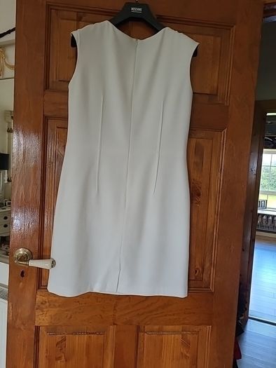 Ladies Cream sleeveless dress Fee G Size 14